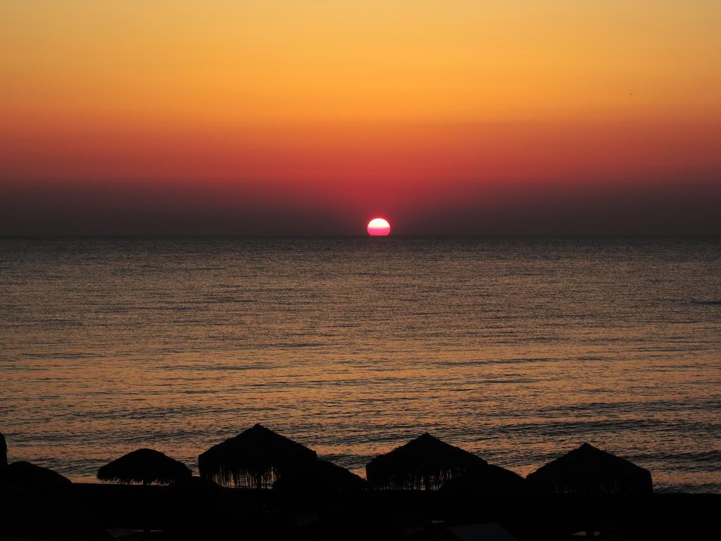 Sea Side Beach Hotel Kamari  Bagian luar foto